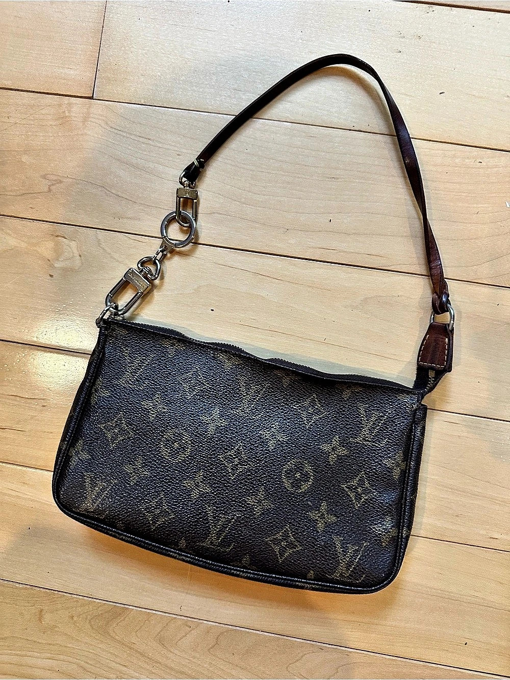 Louis Vuitton Pochette Accessoires Monogram Brown & Gold